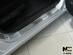 Накладки на пороги Honda Civic 4D Sedan 2006- (Premium)