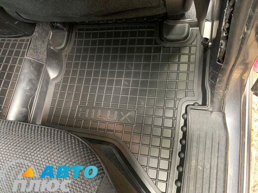 Автомобільні килимки в салон Toyota Hilux 2005- (Avto-Gumm)