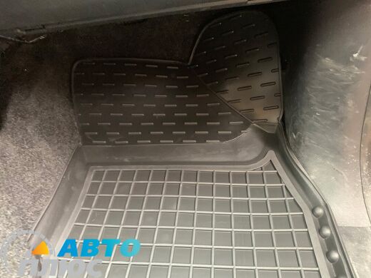 Автомобільні килимки в салон Toyota Hilux 2005- (Avto-Gumm)