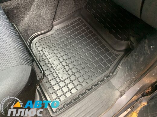 Автомобільні килимки в салон Toyota Hilux 2005- (Avto-Gumm)