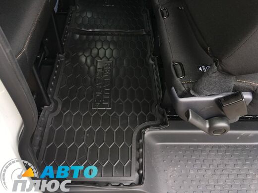 Автомобильные коврики в салон Renault Trafic 3 16-/Opel Vivaro 15- (3-й ряд) (Avto-Gumm)