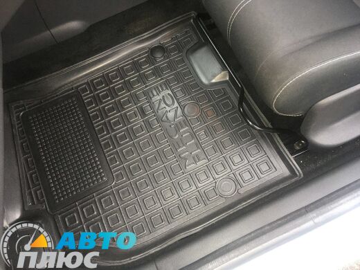 Водительский коврик в салон Renault Fluence 09- / Megane 3 09- HB/Un (AVTO-Gumm)