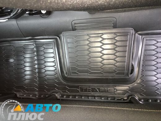 Автомобильные коврики в салон Renault Trafic 3 16-/Opel Vivaro 15- (2-й ряд) (Avto-Gumm)