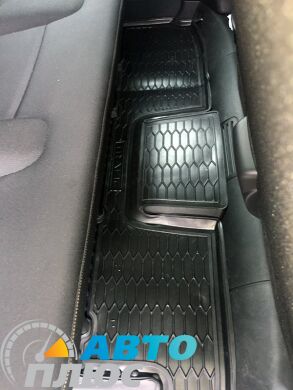 Автомобильные коврики в салон Renault Trafic 3 16-/Opel Vivaro 15- (2-й ряд) (Avto-Gumm)