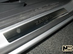 Накладки на пороги Opel Zafira (B) 2005- (Premium)