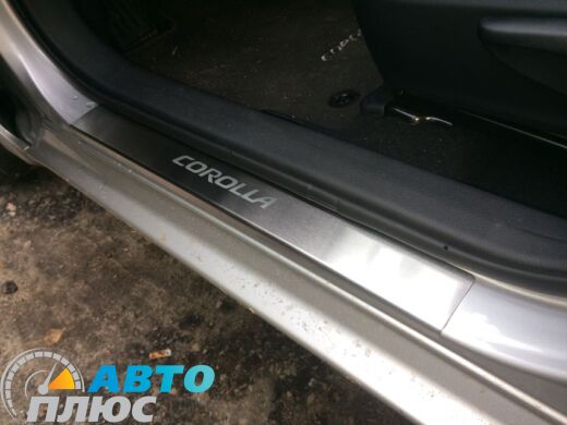 Накладки на пороги автомобіля Toyota Corolla 2013- (Standart)