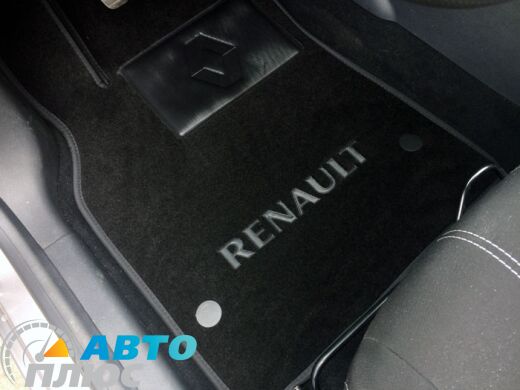 Фото ворсовых ковриков как лежат в машине Renault Fluence 2009- черные бизнес Avtoplus.com.ua