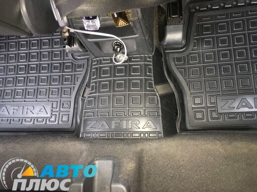 Автомобильные коврики в салон Opel Zafira B 2005-2012 (Avto-Gumm)