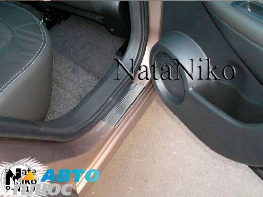 Накладки на пороги Nissan Qashqai+2 2008- (Premium)