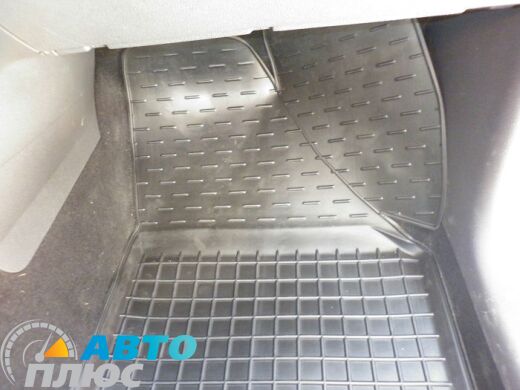 Автомобільні килимки в салон Volkswagen Caddy 2004-2020 (3 двері) (Avto-Gumm)