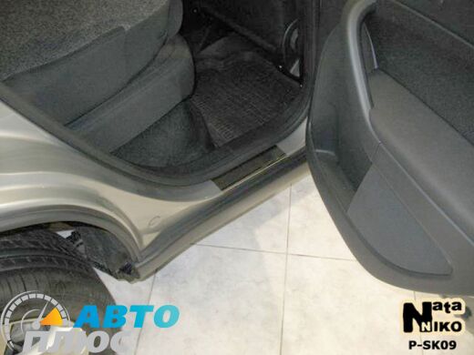 Накладки на пороги Skoda Yeti 2009- (Premium)