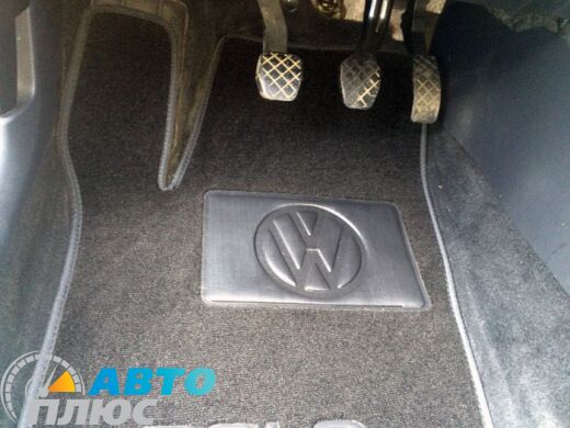 Volkswagen Polo Sedan 2009- реальное фото ворсовых ковриков как лежат в машине купить черные бизнес Avtoplus.com.ua