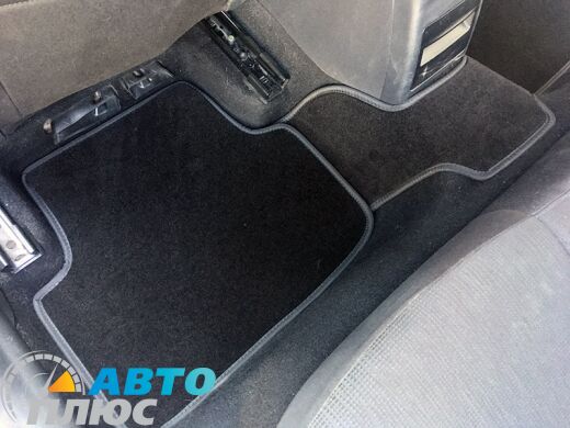 Skoda Octavia A7 2013- реальное фото ворсовых ковриков как лежат в машине купить черные бизнес Avtoplus.com.ua
