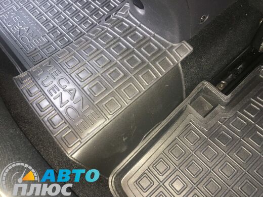 Автомобильные коврики в салон Renault Fluence 09-/Megane 3 Universal 09- (Avto-Gumm)