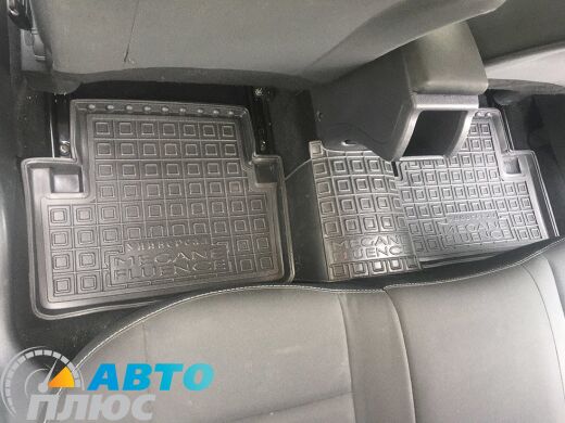 Автомобильные коврики в салон Renault Fluence 09-/Megane 3 Universal 09- (Avto-Gumm)