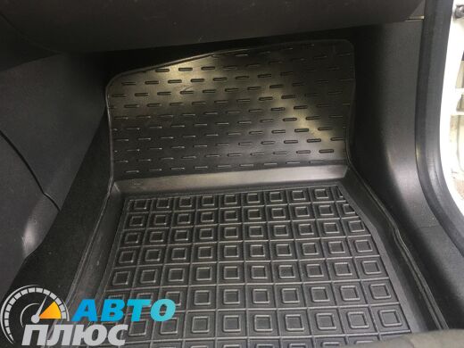 Автомобильные коврики в салон Renault Fluence 09-/Megane 3 Universal 09- (Avto-Gumm)