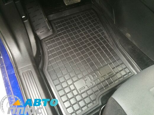 Автомобільні килимки в салон Fiat Punto 2005- (Avto-Gumm)