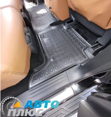 Автомобільні килимки в салон Infiniti QX80 2018- 7 місць (AVTO-Gumm)