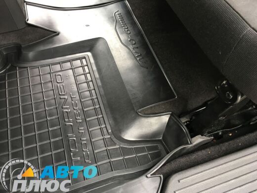 Автомобільні килимки в салон Ford Connect 2013- (довга база) (Avto-Gumm)