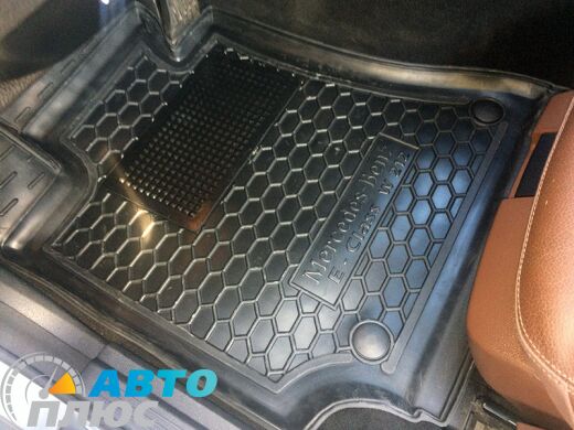Передние коврики в автомобиль Mercedes E (W212) 2009- (Avto-Gumm)
