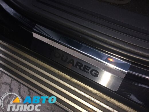 Накладки на пороги Volkswagen Touareg 2002- (Premium)