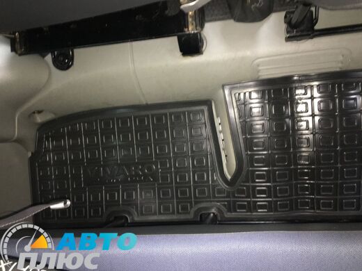 Автомобильные коврики в салон Renault Trafic 2 02-/Opel Vivaro 02- (2-й ряд) (Avto-Gumm)