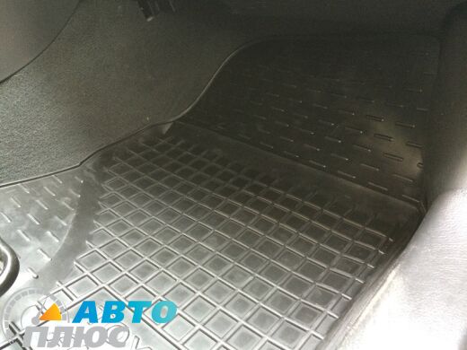 Автомобільні килимки в салон Toyota Avensis 2003-2009 (Avto-Gumm)