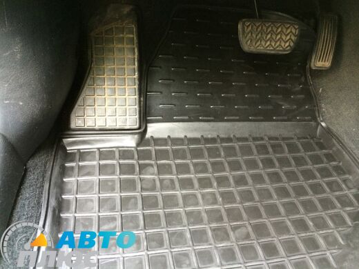 Автомобільні килимки в салон Toyota Avensis 2003-2009 (Avto-Gumm)