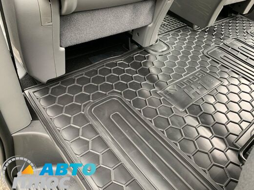 Автомобильные коврики в салон Hyundai H1 2007- (2-й ряд) (Avto-Gumm)