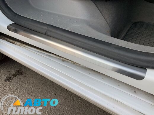 Накладки на пороги автомобиля Volkswagen Caddy 2004- (Standart)